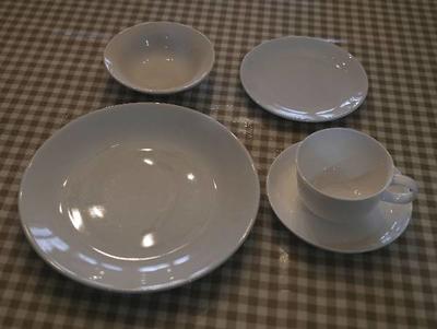 dinner_set.jpg